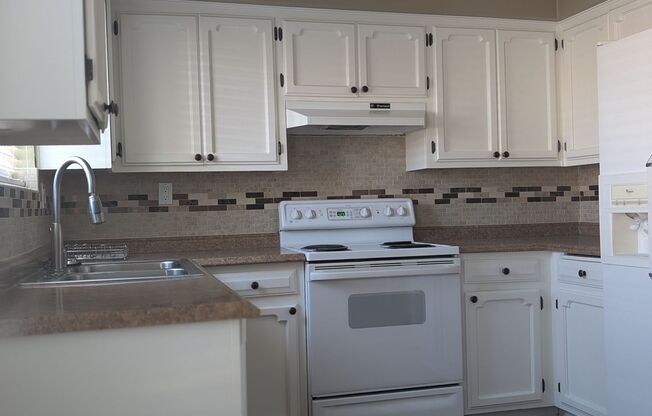 2 beds, 2 baths, $1,400