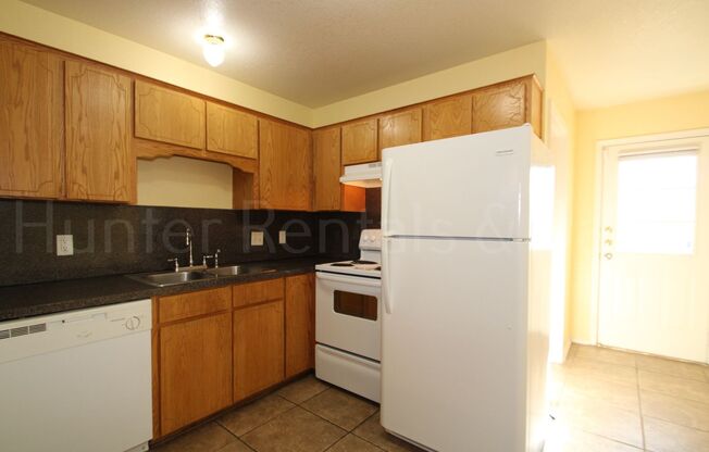 2 beds, 1.5 baths, $875, Unit Unit C