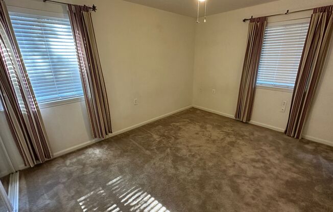 2 beds, 1 bath, $995, Unit Unit 1113