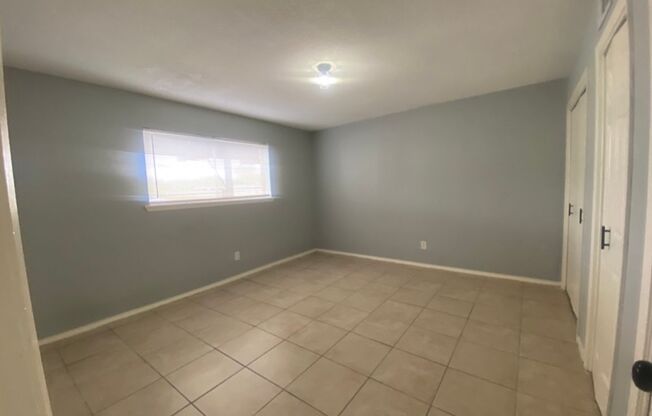 2 beds, 1 bath, 800 sqft, $735, Unit 35