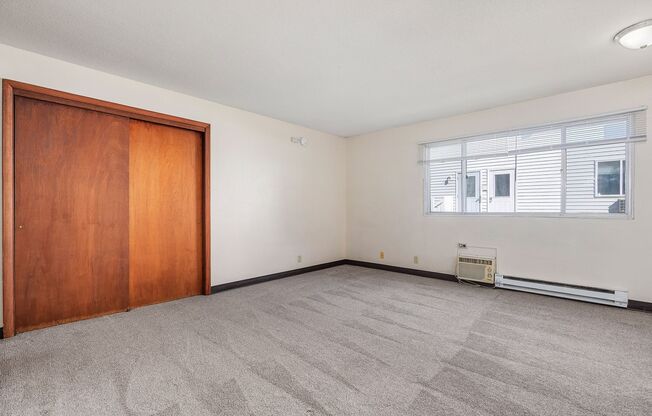 Studio, 1 bath, 325 sqft, $735, Unit 10