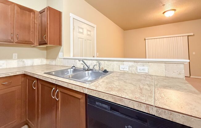 2 beds, 2 baths, 1,090 sqft, $1,600, Unit 523-05