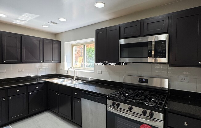 2530 W FITCH AVE