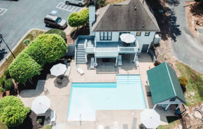 3 beds, 2 baths, 1,250 sqft, $1,575, Unit 401