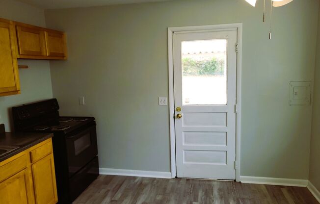 3 beds, 1 bath, $1,595