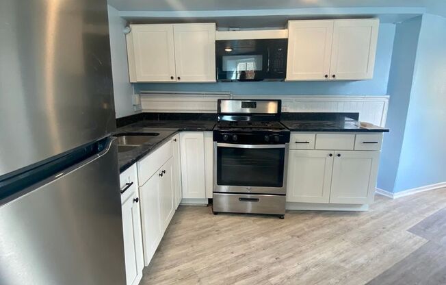 1 bed, 1 bath, $955, Unit 7 Old Dorwart