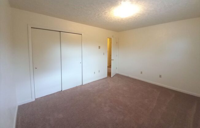 2 beds, 1 bath, 903 sqft, $1,170, Unit K-1