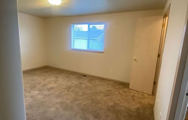 3 beds, 2 baths, 1,234 sqft, $1,900, Unit 3259