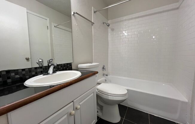 2 beds, 1 bath, 856 sqft, $1,634, Unit WIL-116
