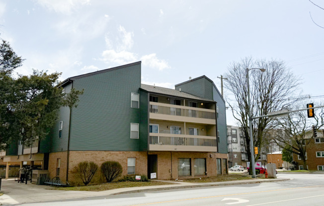813 W Springfield