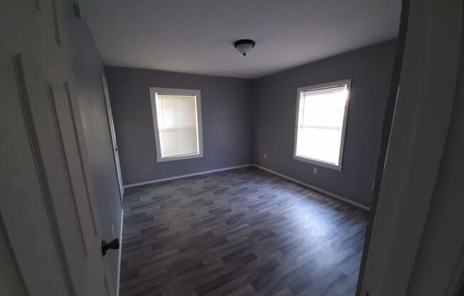 2 beds, 1 bath, $1,200