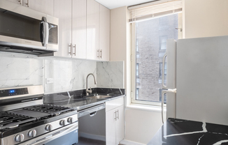 2 beds, 1 bath, $4,950, Unit 12B