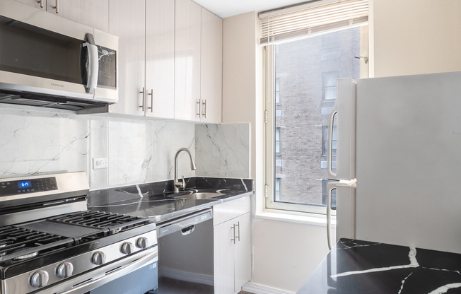 2 beds, 1 bath, $4,950, Unit 12B