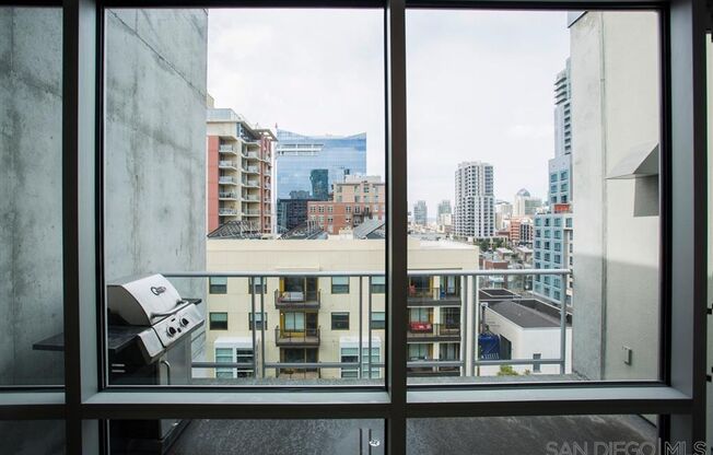 1 bed, 1 bath, $2,500