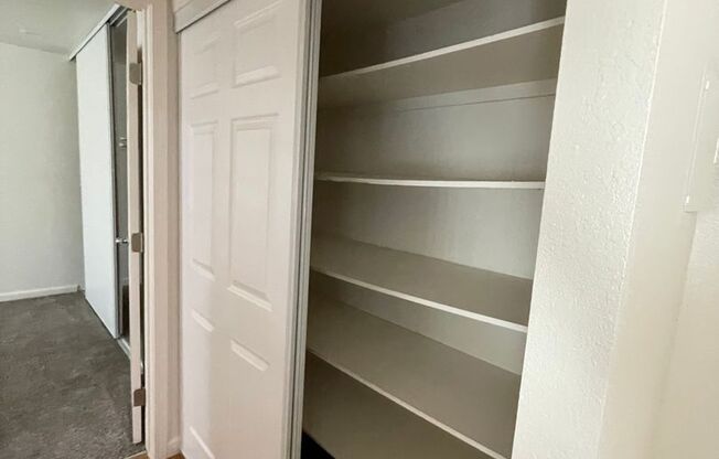 1 bed, 1 bath, 592 sqft, $1,075, Unit 215