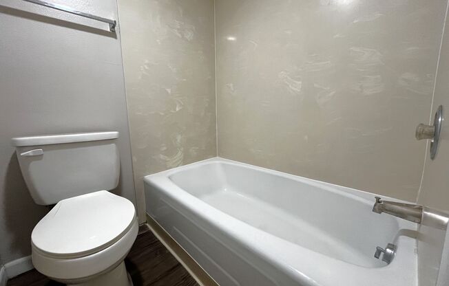 1 bed, 1 bath, 584 sqft, $835, Unit Unit 202