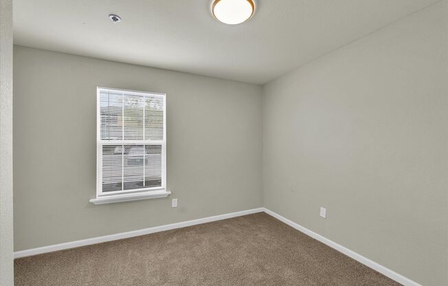 3 beds, 3 baths, 1,022 sqft, $1,369, Unit 13-302