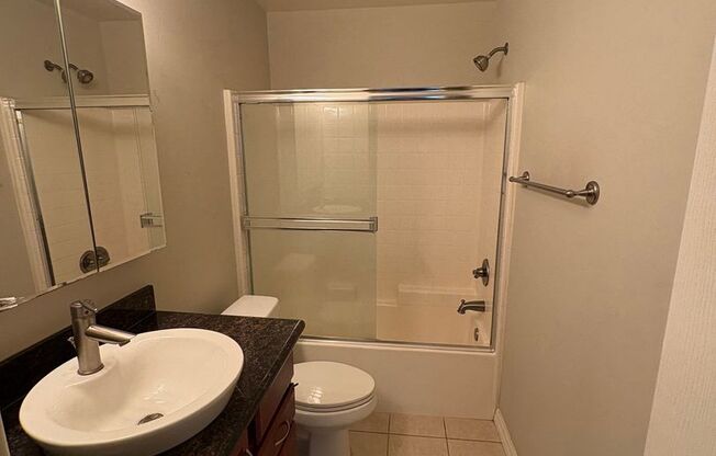 3 beds, 2 baths, $2,995, Unit # 115
