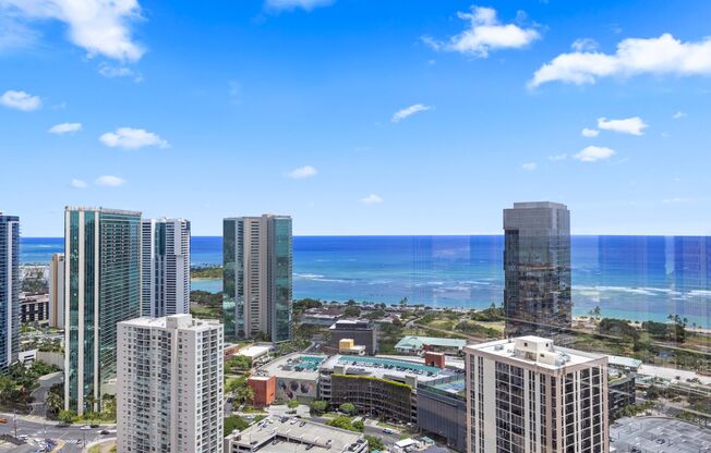 2 beds, 2 baths, $4,400, Unit # 4403