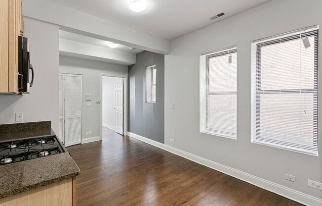 7526-7530 N Seeley Avenue