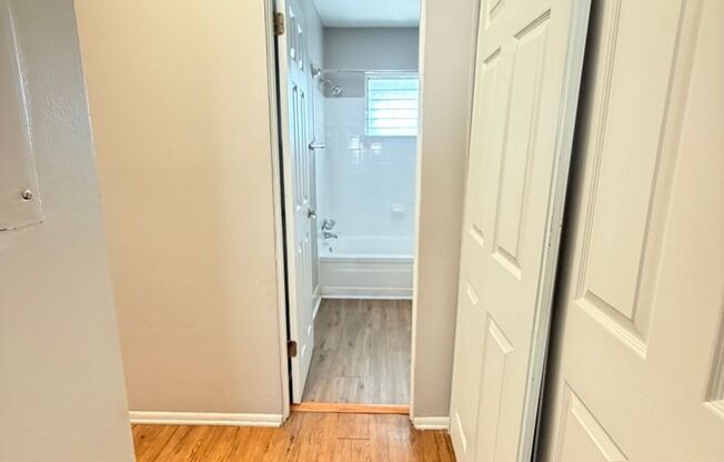 1 bed, 1 bath, 560 sqft, $1,150, Unit 205