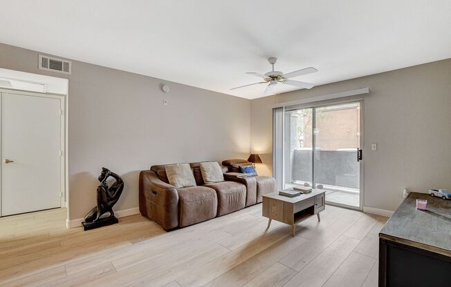 1 bed, 1 bath, $1,200, Unit # 1172