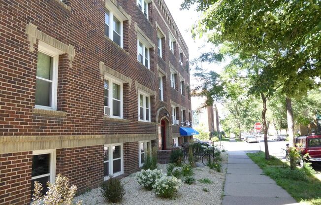 1 bed, 1 bath, 650 sqft, $1,185, Unit 206