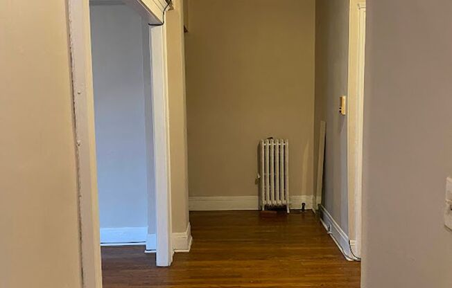 2 beds, 1 bath, $1,695, Unit 5806 Howe - 4