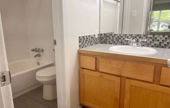 1 bed, 1 bath, 750 sqft, $1,100, Unit ABB-1-202
