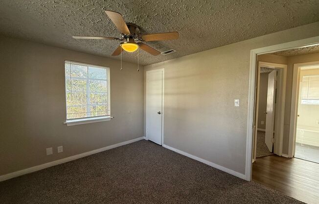 3 beds, 1 bath, $965