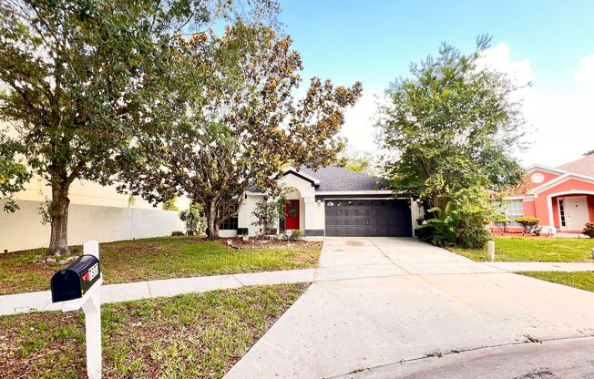 Spacious 4-Bedroom Home in Prime Orlando Location – Comfort, Style & Convenience! WASHER & DRYER INCLUDED!