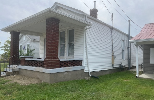 1023 THOMAS V BRYANT DR