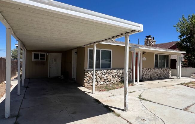 3 Bedroom 1 Bathroom House Located Near Barstow Fine Arts Academy, Fogelson Park, and Henderson Pool!