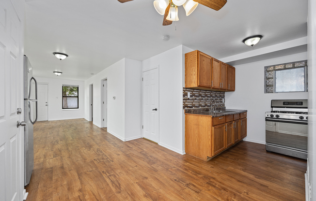 2702 S SPAULDING AVE