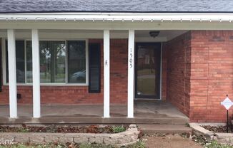 1505 Comanche Trl