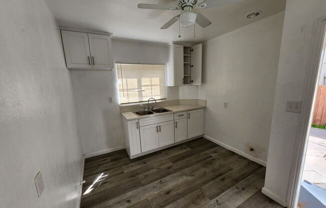 California Ave 7716