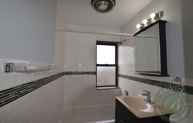 1 bed, 1 bath, 520 sqft, $1,900, Unit 907