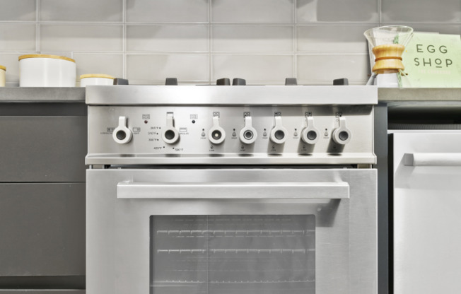 Studio, 1 bath, $4,100, Unit 1206