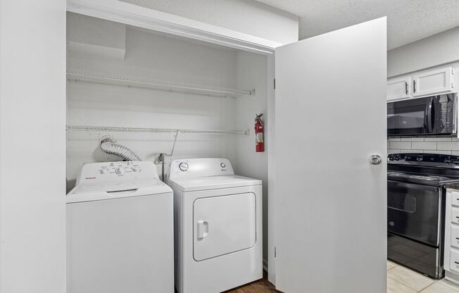 2 beds, 2 baths, 800 sqft, $1,495, Unit 1111