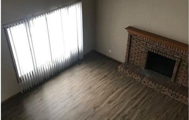 2 beds, 1.5 baths, 1,000 sqft, $1,000, Unit 410