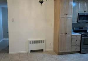 3 beds, 1 bath, 1,000 sqft, $3,500