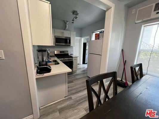 2 beds, 1 bath, 700 sqft, $2,695, Unit 2