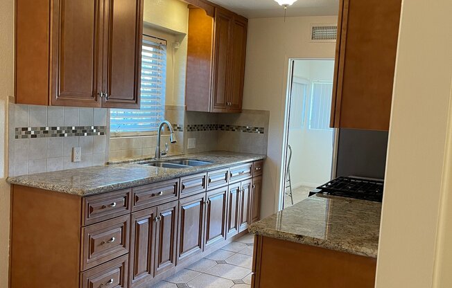 224 S VLY CTR AVE