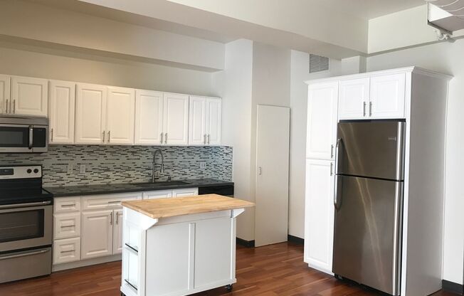 1 bed, 1 bath, 894 sqft, $2,781, Unit 1023-307