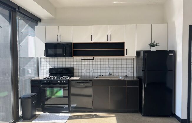 1 bed, 1 bath, 620 sqft, $2,570, Unit 0405