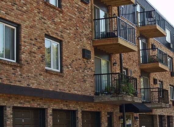 Edina Manor Apartments exterior, Edina, Minnesota