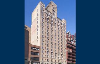 208 W 23 ST