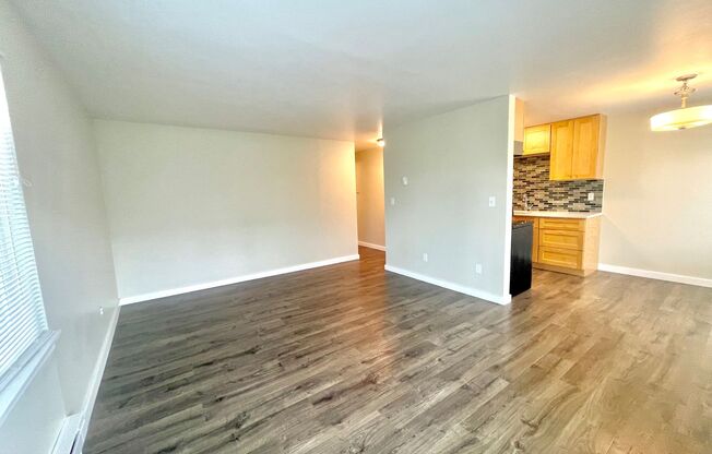 1 bed, 1 bath, 755 sqft, $1,995, Unit Unit 4