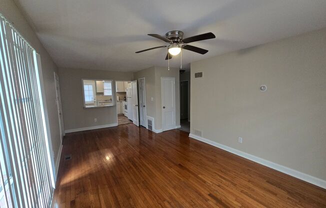 2 beds, 1 bath, $1,200