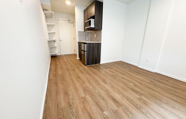 Studio, 1 bath, 186 sqft, $1,425, Unit 218